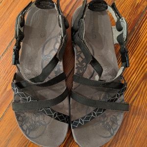 Merrell Performance Footwear Black Sandal Sz 8